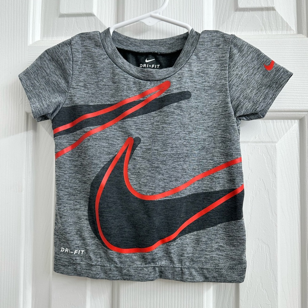 Nike T-shirt